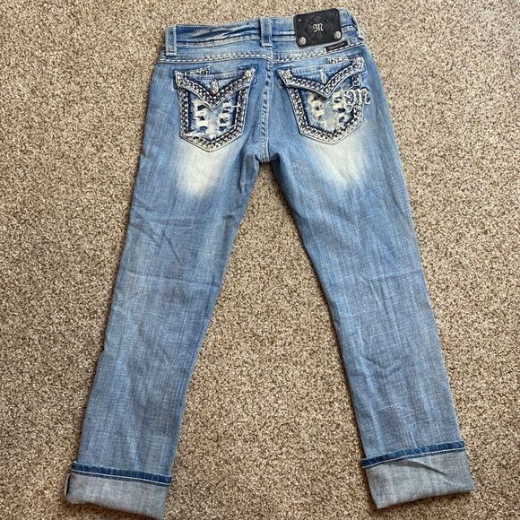 Miss Me Cuffed Capri Low Rise Jeans Distressed Jewled Pockets Size 26 - Picture 7 of 13